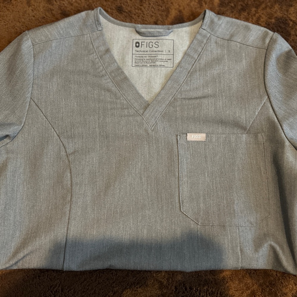 Figs Catarina heathered gray scrub top- small womens